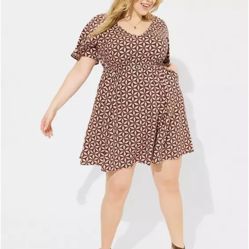 Chic Brown and Cream Geometric Maxi Dress - Picture 4 of 14